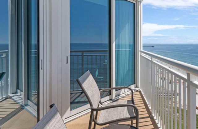 Located On Cherry Grove Beach-Wyndham Towers On The Grove- 3 Bd. Dx. Oceanfront