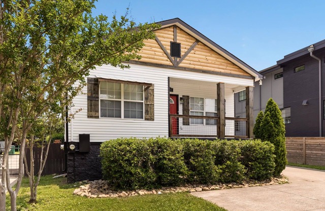 Location, location, location! Close to the action & plenty of space!