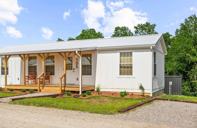 Lodge 105 at Eden Reserve—Safari Cabin Near Ark