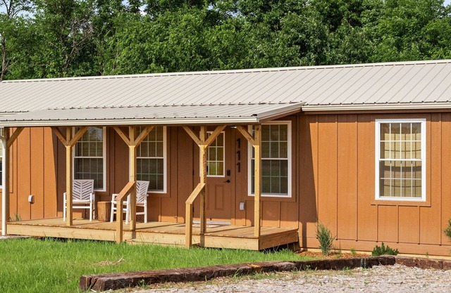 Lodge 111 at Eden Reserve—Safari Cabin Near Ark