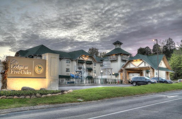 Lodge at Five Oaks Pigeon Forge - Sevierville