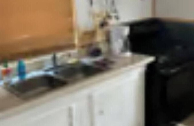 Lodging 5, 2 twins, stove-top kitchen with necessities and hot water.