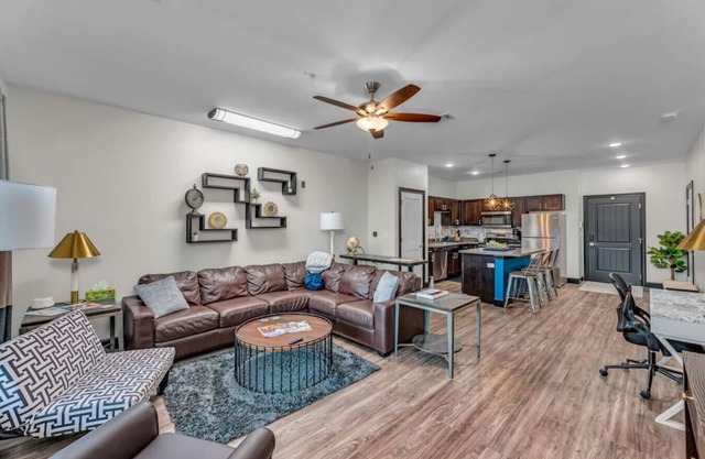 Loft 207- Modern Condo with Rooftop Terrace Access