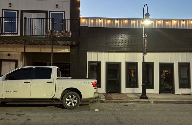 Loft apartment in entertainment district of town for the family!