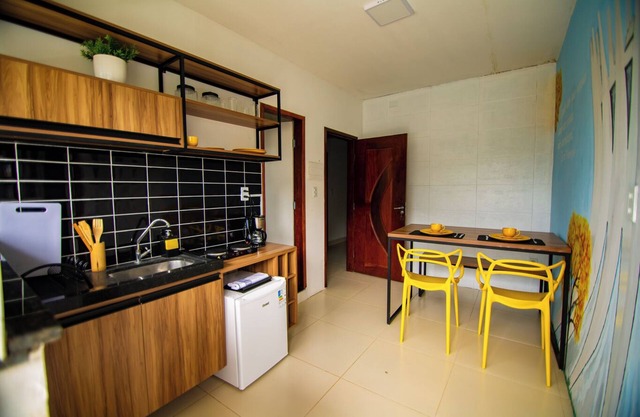 Loft c varanda e pisc bem localizado a 7min do mar