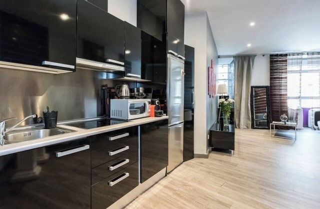 Loft in the center of Madrid quiet; heating, free breakfast and fitness center