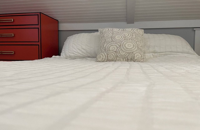 Loft in the Trees, Resort style outdoor pool/hot tub, washer/dryer pet friendly