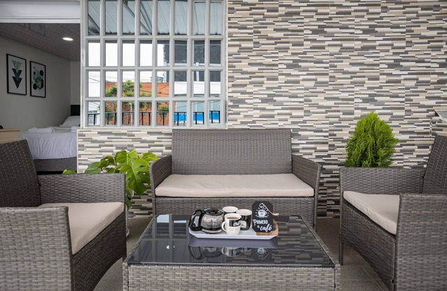 Loft with private terrace - 10 mins Airport & Embassy