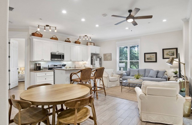 Lofts On Bancroft Suite B4, Luxury Condo Downtown.