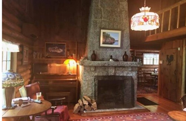 LOG CABIN IN LUCERNE DEDHAM MAY!