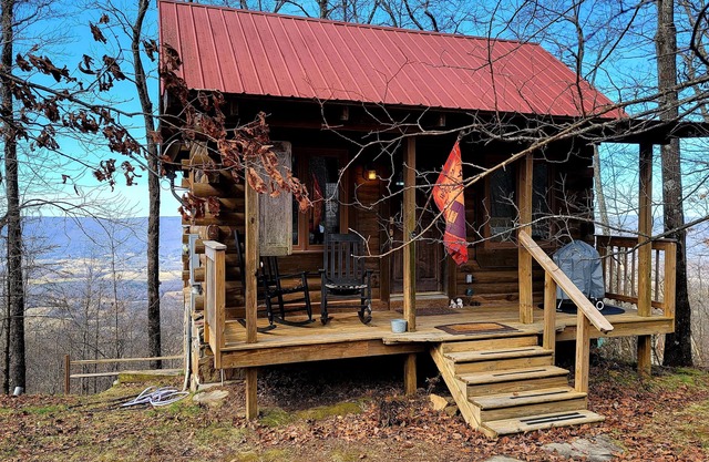 Log Cabin in the Clouds with a Million Dollar View - Private - Clean & Safe!