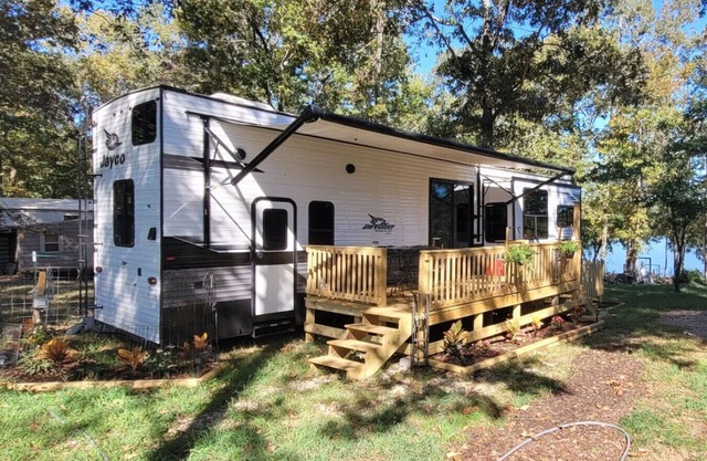 Logan Martin Lake Bungalow