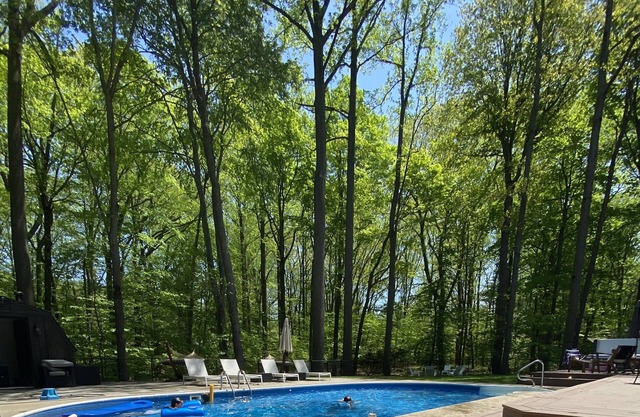 Loma House-heated pool, hot tub, sauna, walk to Warren Dunes!