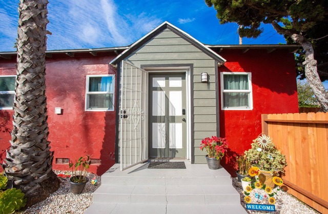 Long Beach Cozy Retreat Pet Allowed!Washer & Dryer