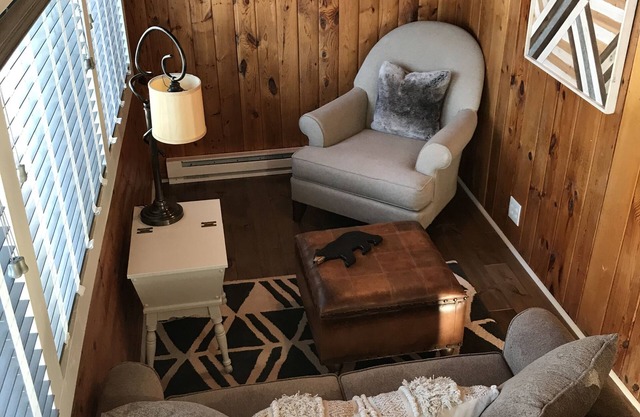 Longville Vintage Cabin two blocks from town & lake!