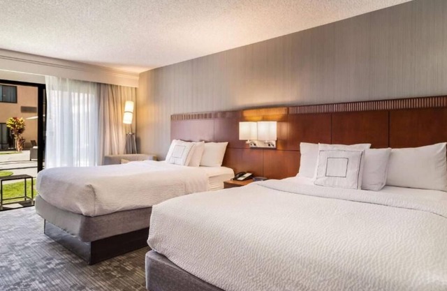 Look No More! 2 Pet-friendly Units, Swimming Pool, Near Bolsa Chica State Beach!