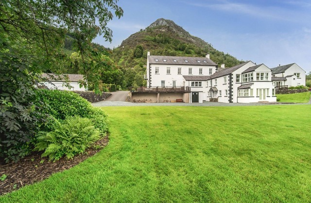 Lords Seat - an apartment that sleeps 6 guests in 3 bedrooms