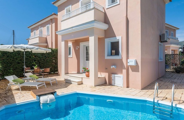 Lorenzo Villas - Villa Louiza - 2 Bedroom Villa with private pool