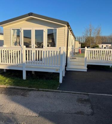 Lorraine's Caravan Holiday