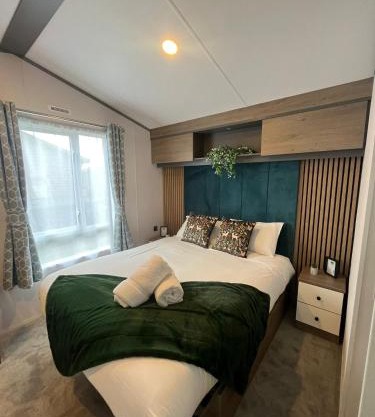 Lottie's Lodge With Hot Tub