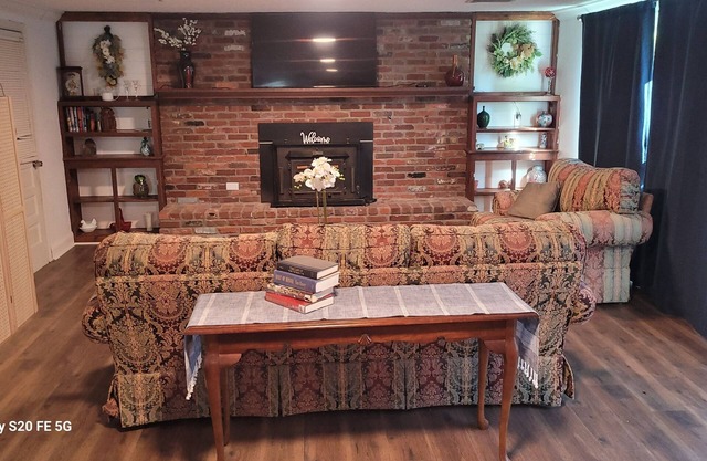 Louisville's Best: Just 18 miles to Bardstown, Ky-Bourbon Capital of the World.