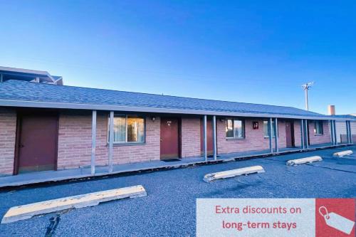 Love Hotels Desert Inn & RV by OYO at Boysen Wind River WY