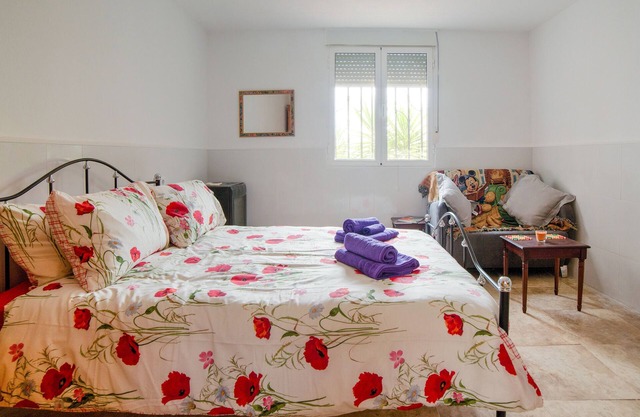 lovely 1 bedroom apartment with kitchen and pool