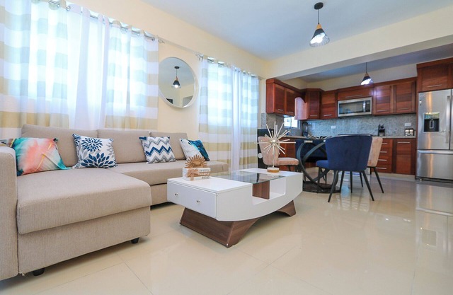 Lovely 2 Bd-2Bath Apt w. A|C Garage & Rooftop