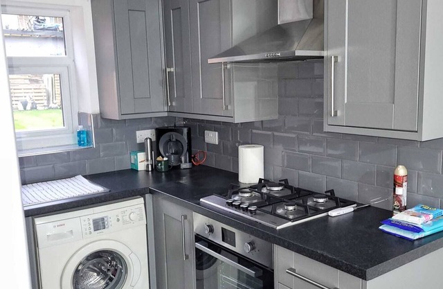 Lovely 2-Bed fully refurbished House in London