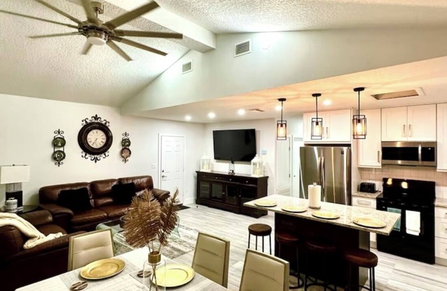 Lovely 2-bedroom house in Howey-in-the-Hills