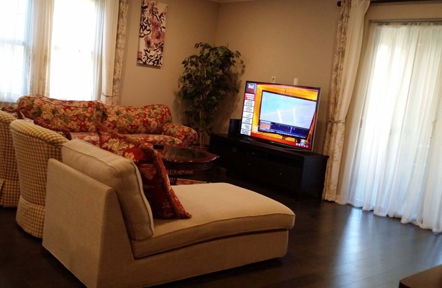 Lovely 3/2.5 Furnished Condo in N San Jose 北聖何西3/2.5寬敞整洁大房