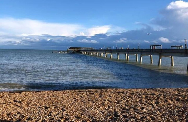 Lovely 5 Person Chalet in St Margaret's at Cliffe