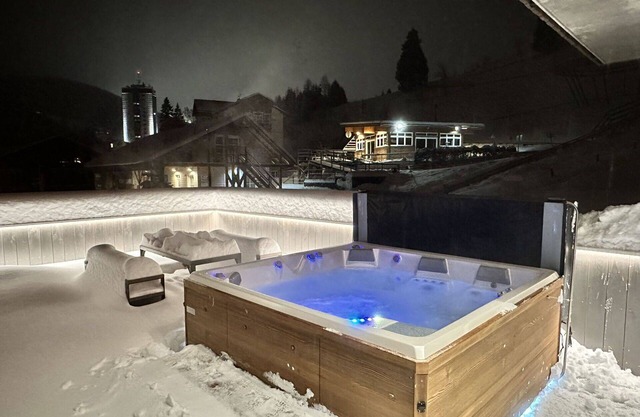 Lovely apartment for 6 guests with WIFI, hot tub, TV, terrace and panoramic view