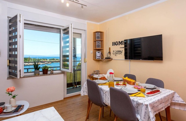 Lovely apartment in Kraljevica