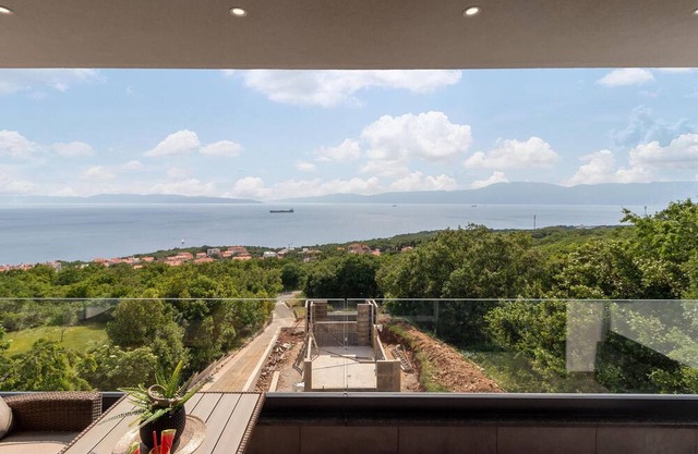 Lovely apartment in Kostrena with WiFi