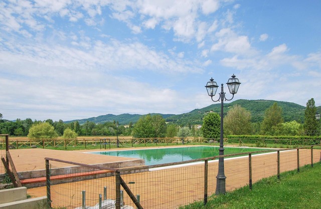 Lovely apartment in Montone with WiFi