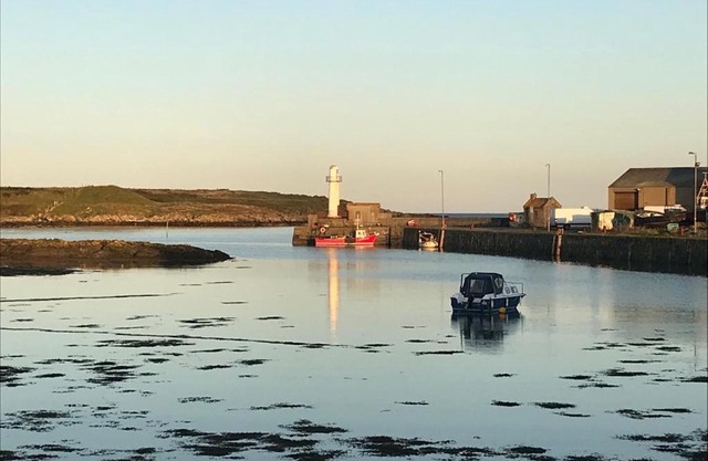 Lovely apartment overlooking the harbour and bay