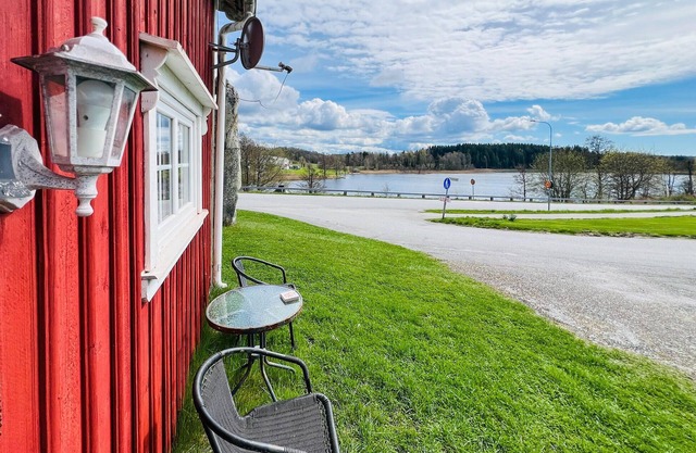 Lovely apartment in Hällevadsholm