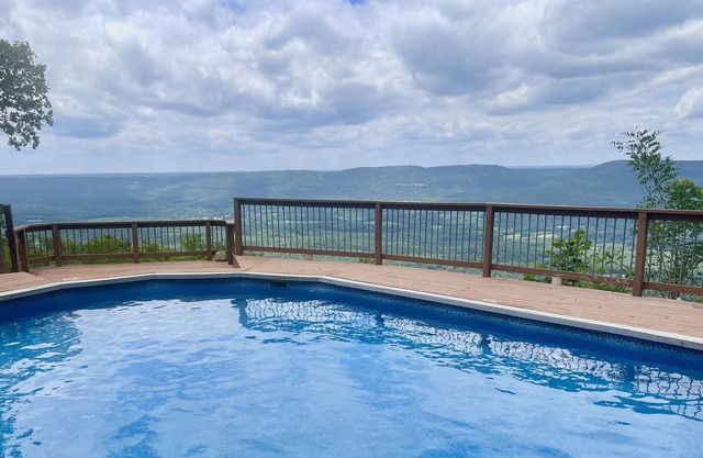 Lovely bluff home atop Lookout Mountain with seasonal pool and incredible views.