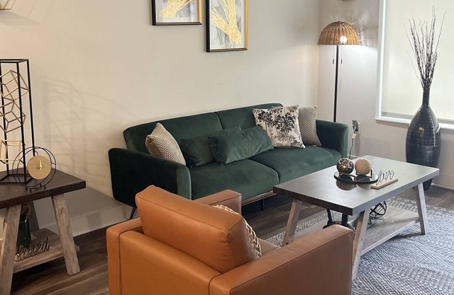 Lovely & Comfy 1bedroom with indoor fireplace