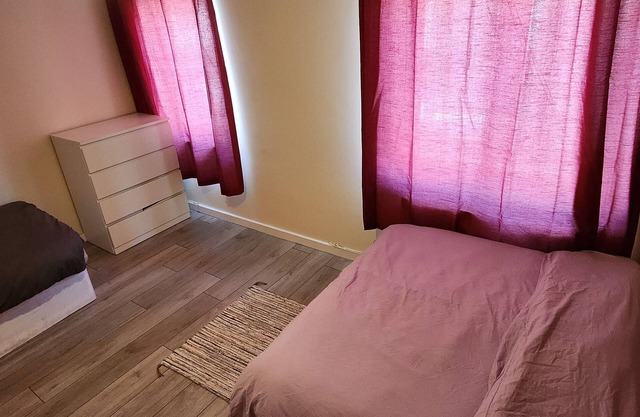 Lovely, cosy House easy reach to central London