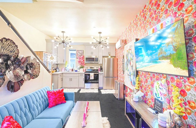 Lovely Family Haven Near Universal Studios: Patio - Balcony - Free Parking