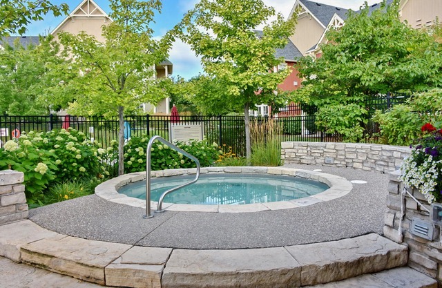 Lovely Getaway near Downtown Blue Mountain Village w/Free WiFi, Patio, and W/D