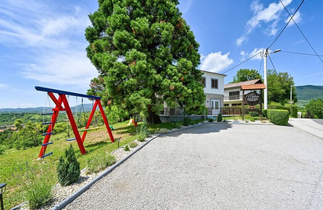 Lovely home in Gornja Reka with WiFi