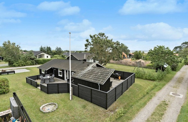 Lovely home in Hadsund with kitchen