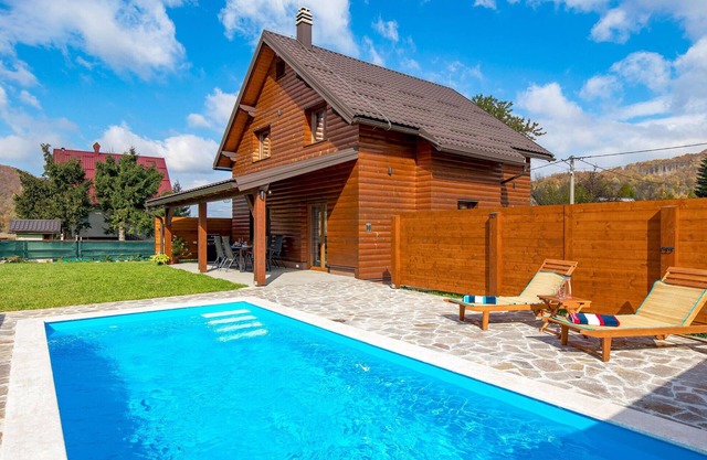 Lovely home in Tuk Vojni