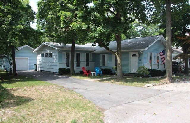 Lovely Lakeside Chautauqua Cottage Rental