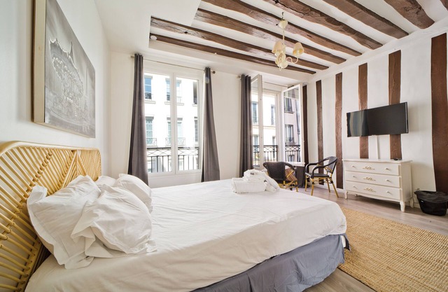 Lovely parisian apartment