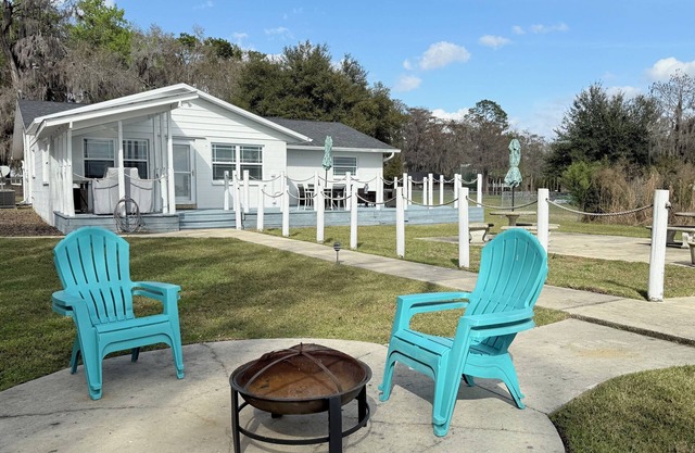 Lovely, Quaint Home on the Beautiful 822 Acre Hampton Lake