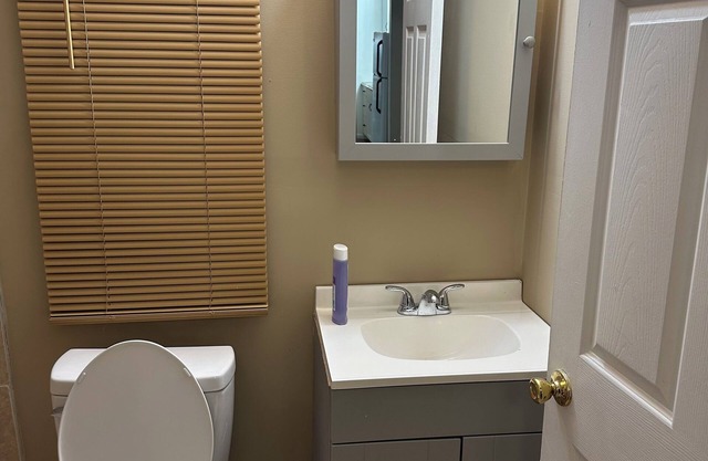 Lovely renovated 2 bedroom, 2 Bath mobile home located minutes from the beach.